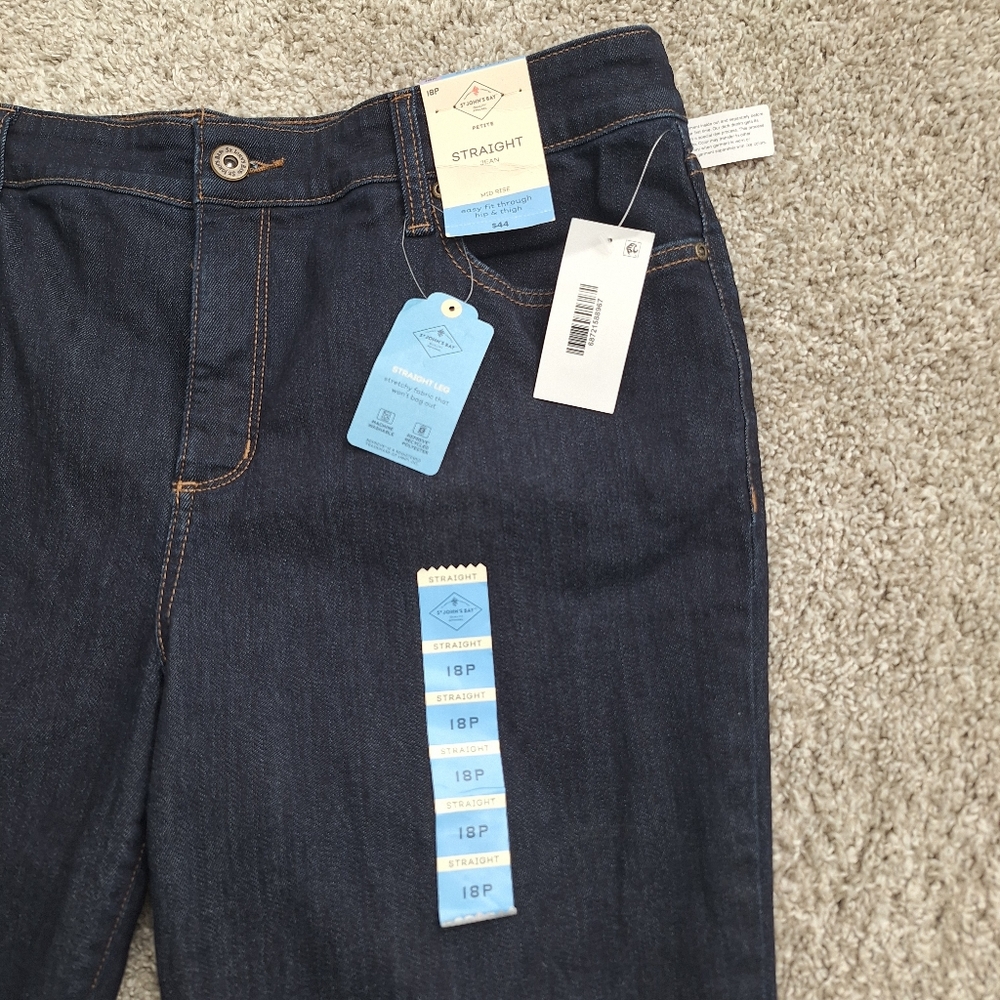 NWT St John's Bay Womens Straight Leg Dark Jeans
